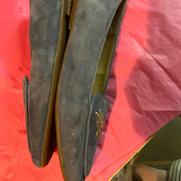 Talbots Women’s size 6.6 Light Blue Suede Loafers with Bee Design never worn - Picture 7 of 11